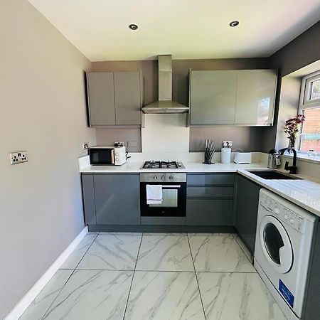 Burmese - 5 Bedroom House Earley Екстер'єр фото