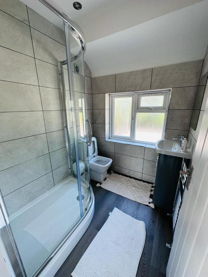 Burmese - 5 Bedroom House Earley Екстер'єр фото